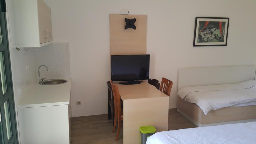 Nikitovic Apartment