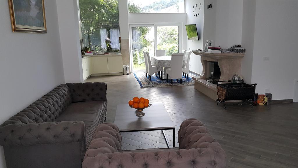Nikitovic Apartment
