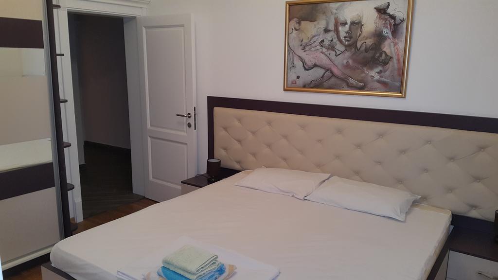 Nikitovic Apartment